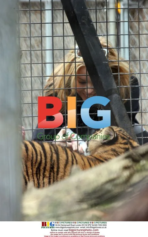 Kylie Minogue Visits Melbourne Zoo
