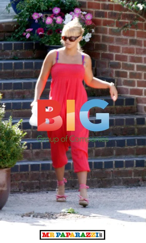 Kerry Katona Leaving with Kids
