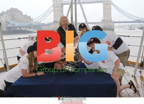 Richard Branson kicks off round-Britain rowing race