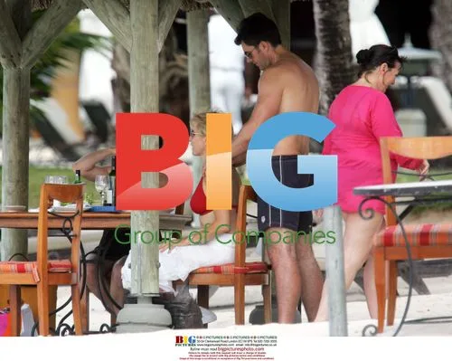 Heather Mills and boyfriend on beach vacation