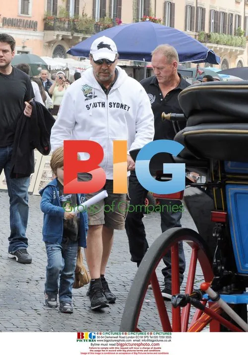 Russell Crowe and Family in Rome