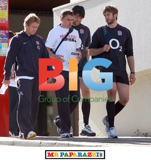 Jonny Wilkinson and England rugby team leave training in Perth