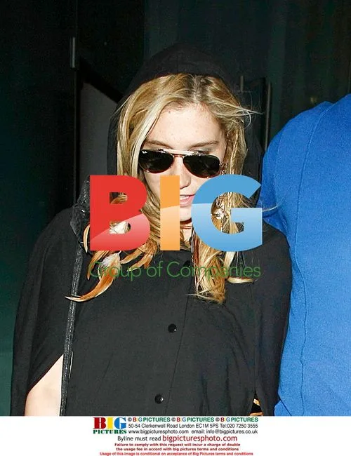 Kesha Leaving London Hotel