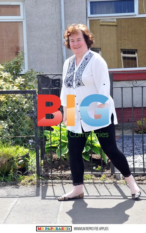 Susan Boyle Enjoys Garage Visit