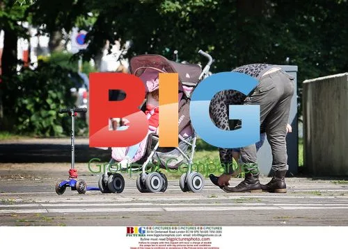 Mark Own Takes Kids for Park Walk