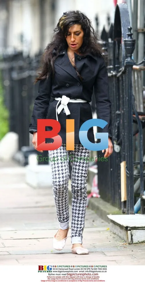 Amy Winehouse Runs Errands in London