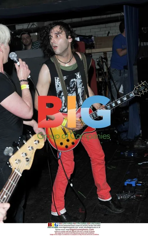 Starman Group Performs at Moho Club in Manchester