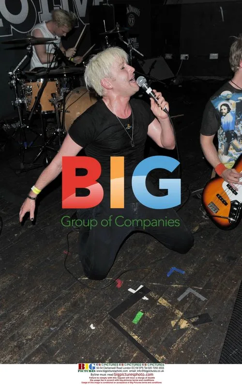 Starman group performs at Moho club in Manchester