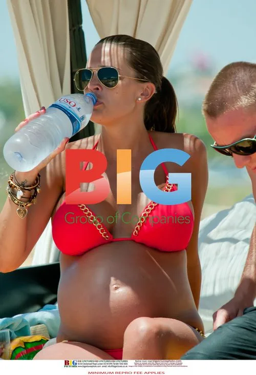 Pregnant Model Danielle Lloyd and Fiance Jamie O'Hara in Portugal