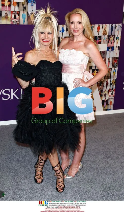 Betsey and Lulu Johnson at 2010 CFDA Awards