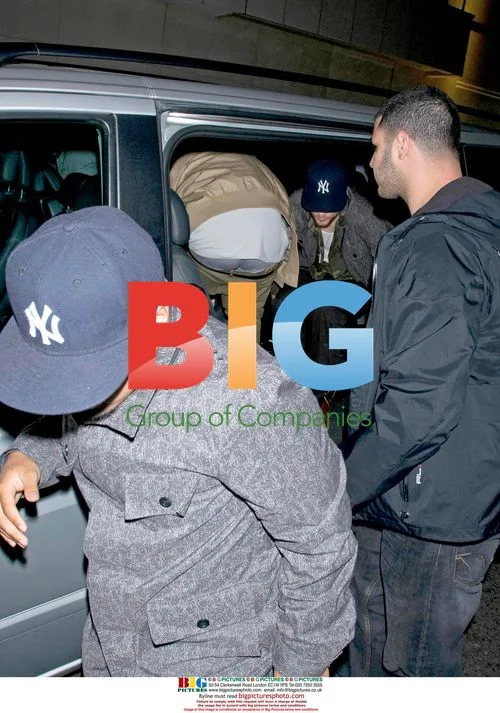 Rapper Drake Shows Underwear