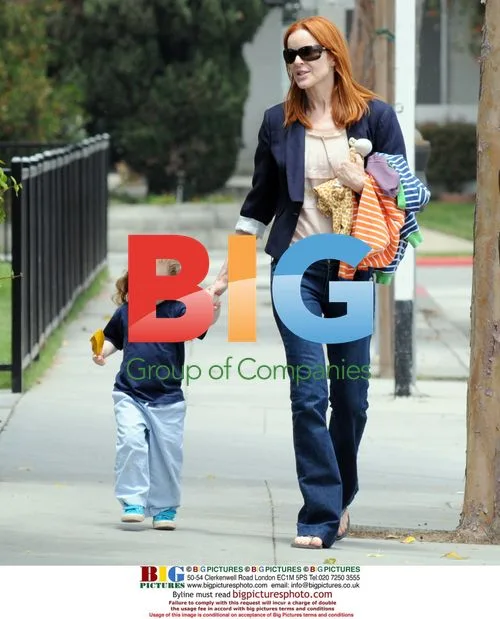 Marcia Cross Picks Up Daughter