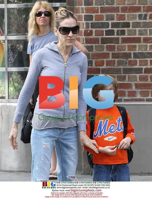 Sarah Jessica Parker Takes Son to School