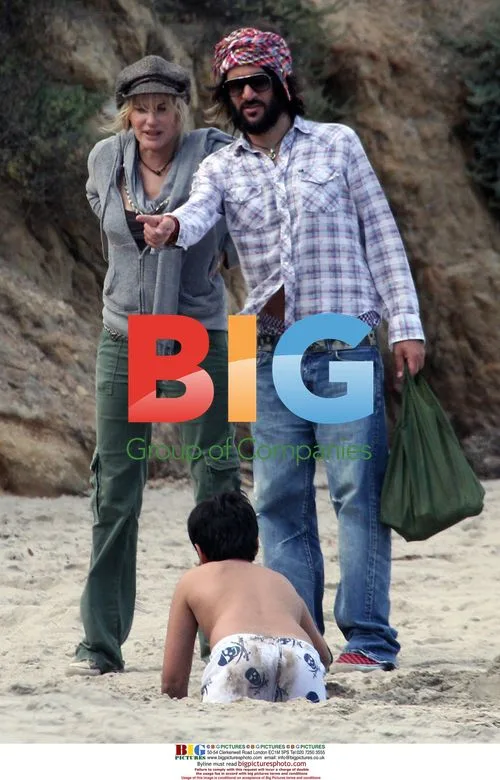 Daryl Hannah and boyfriend on beach