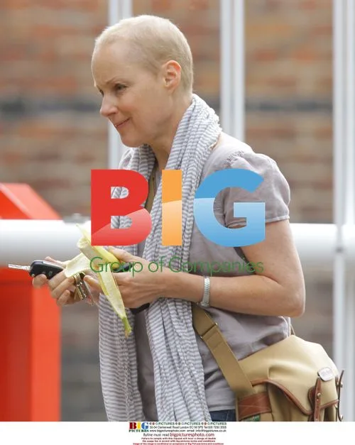 Coronation Street star Sally Whittaker on set