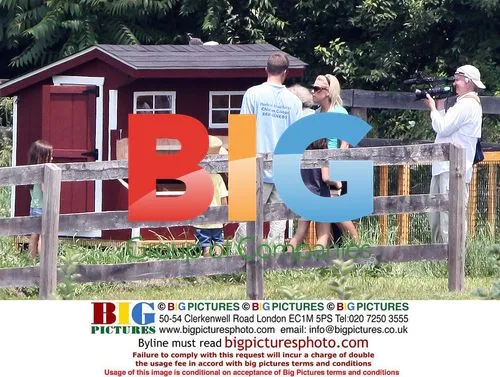 Kate Gosselin with 8 Kids & TLC Crew