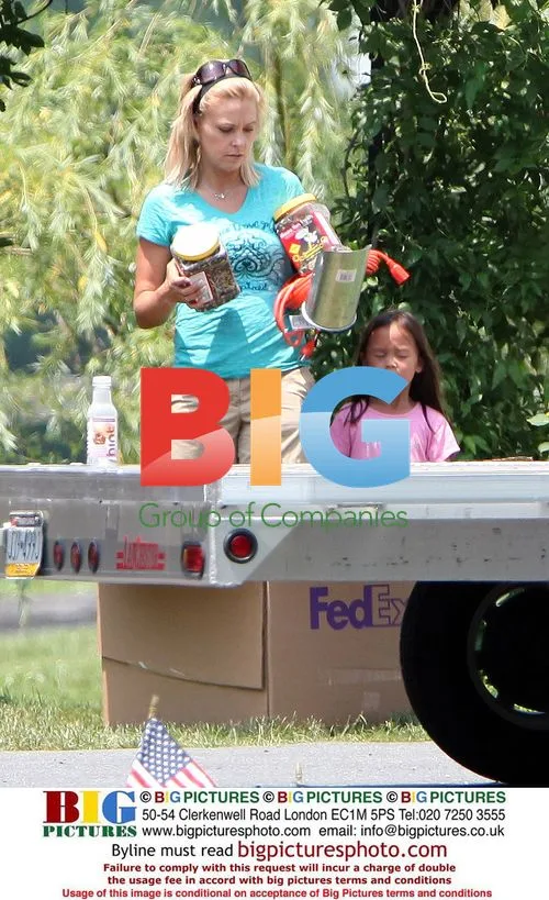 Kate Gosselin with Kids on 'Kate Plus Eight' Set