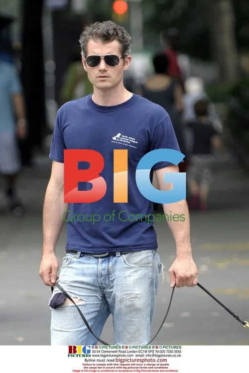 James Badge Dale walking dog in NYC