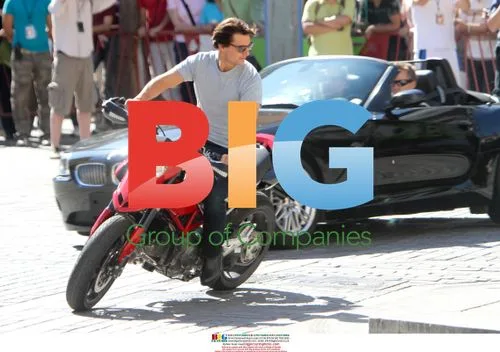 Tom Cruise and Cameron Diaz on wheels