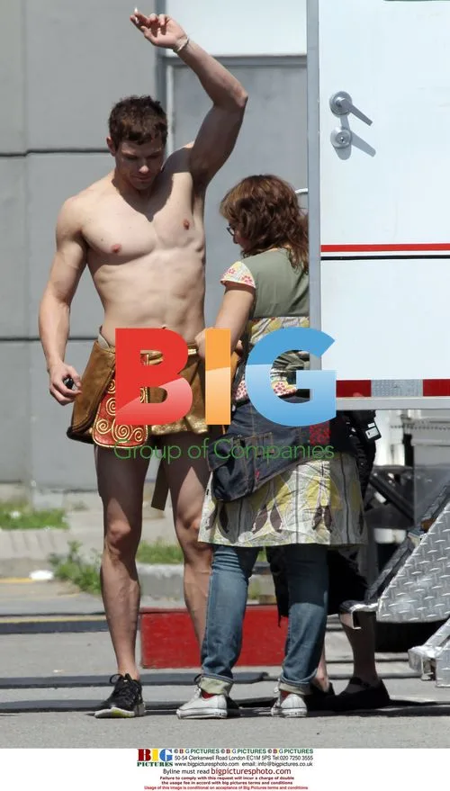 Kellan Lutz sized up for Immortals costume