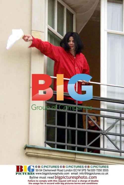 Michael Jackson Presents Son in Berlin