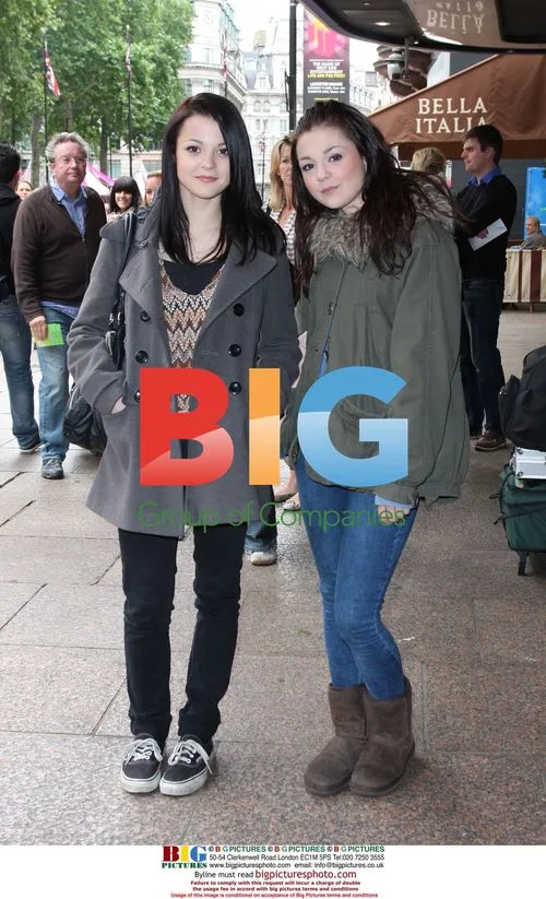 Kathryn & Megan Prescott at Shrek Forever After Premiere