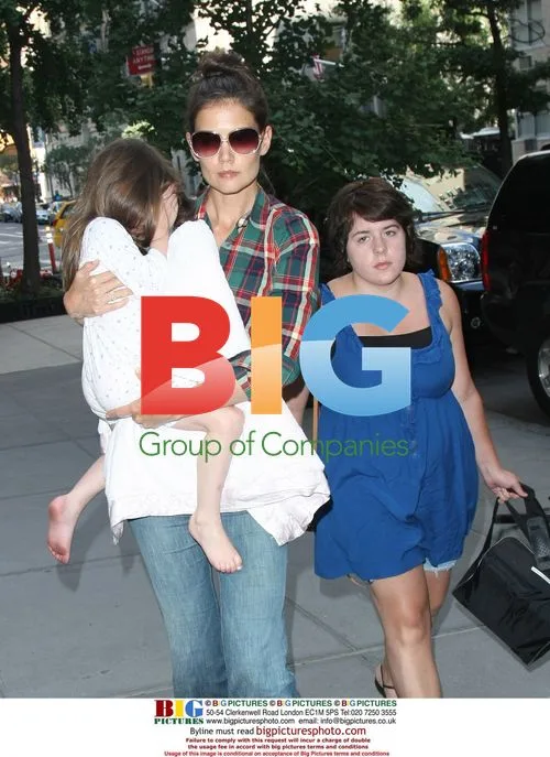 Katie Holmes with Suri Cruise and Isabella Cruise