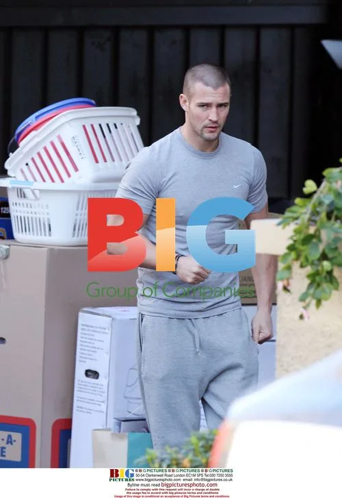 Dannii Minogue and Kris Smith Move House