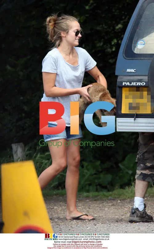 Kim Sears and Dog at Wimbledon