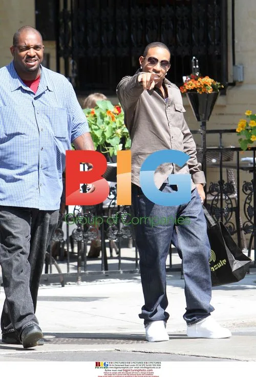 Ludacris Spotted Shopping in Yorkville