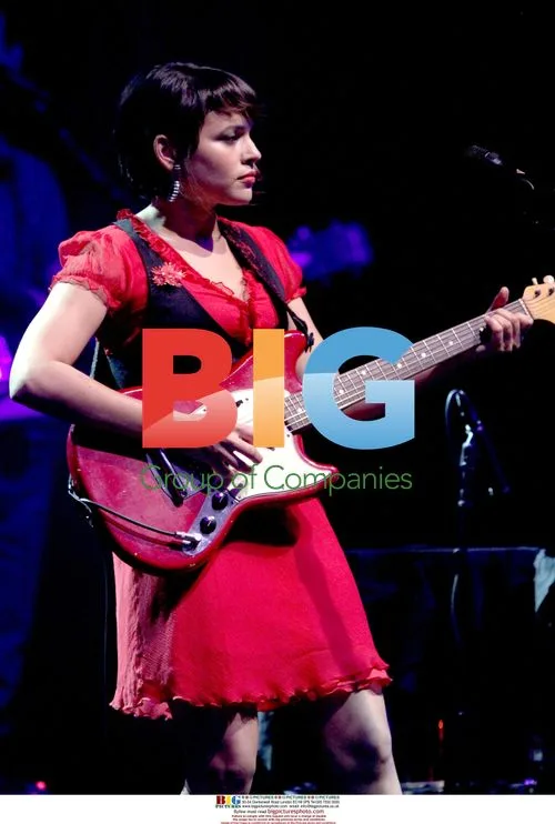 Norah Jones Performs in London