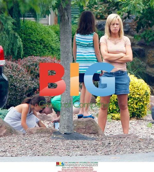 Kate Gosselin with Children on Memorial Day