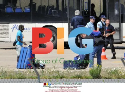 French soccer team arrives in Paris after World Cup 2010