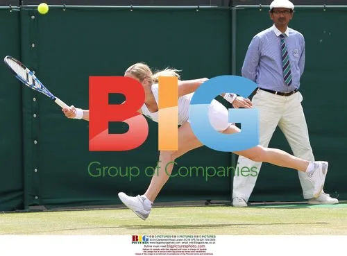 Kim Clijsters vs Maria Kirilenko at Wimbledon 2010