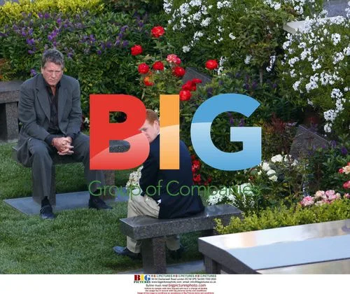 Redmond O'Neal visits Farrah Fawcett's grave