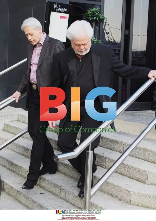 The Osmonds Leaving Hotel