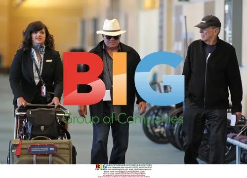 Star Trek's Shatner and Nimoy Arrive at YVR