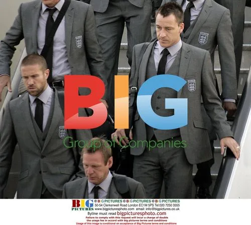 England Football Team Arrive from World Cup 2010