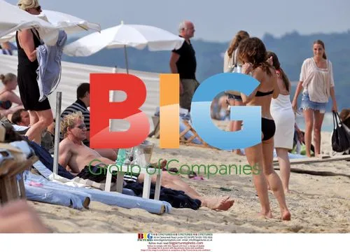 Gordon Ramsay \ Wife Tanya on Beach in Saint Tropez