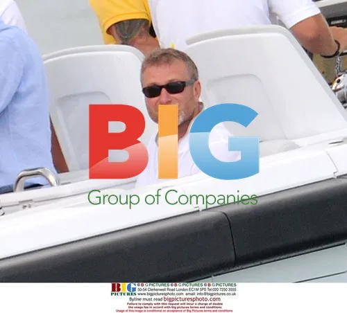 Roman Abramovitch leaves Chelsea for yacht