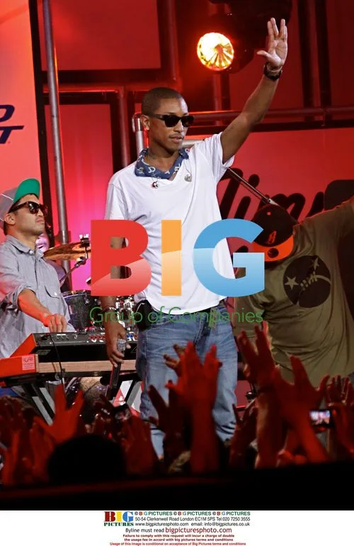Pharrell and The Dream perform on 'The Jimmy Kimmel Show'