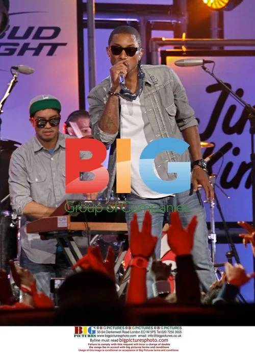 Pharrell and The Dream perform on Jimmy Kimmel Show