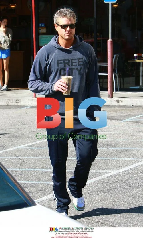 Eric Dane Gets Coffee Before Errands