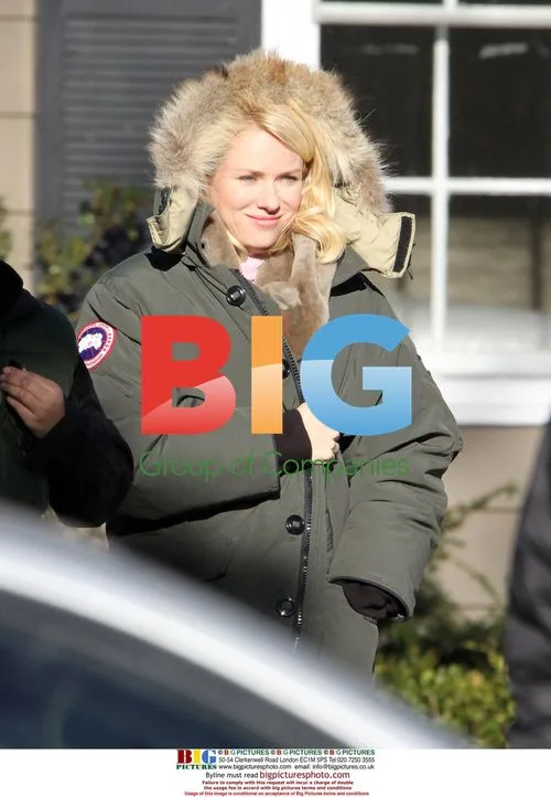 Naomi Watts on 'Dream House' set