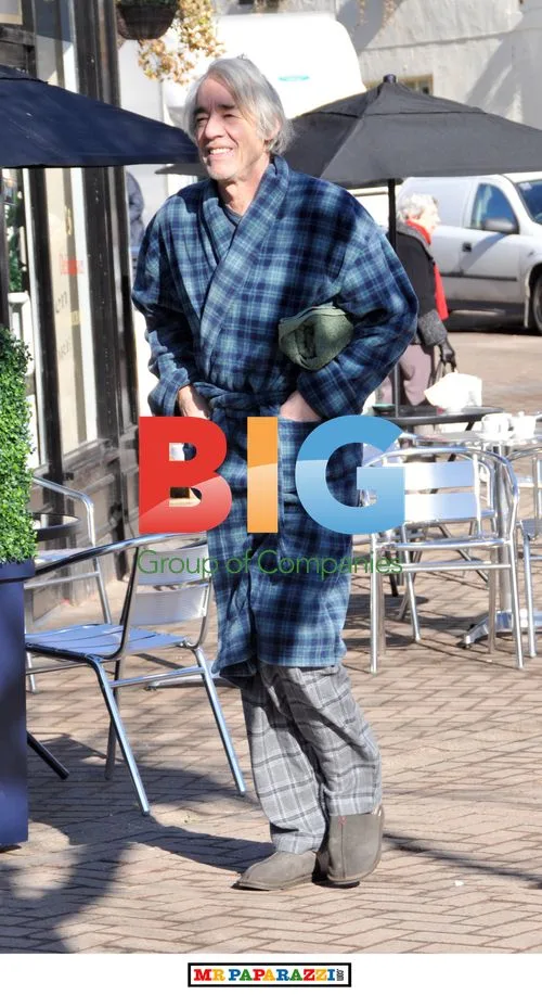Roger Lloyd Pack as Trigger on set