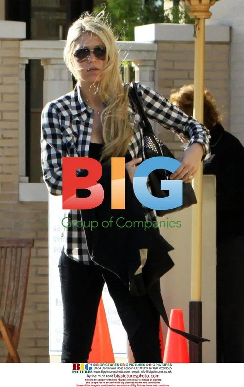 Anna Kourikova Shopping in LA