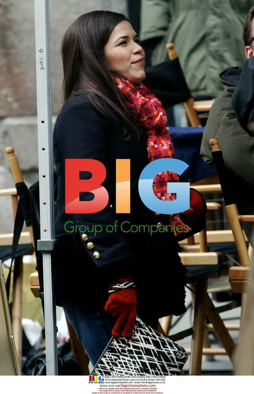 America Ferrera and Freddy Rodriguez on 'Ugly Betty' set