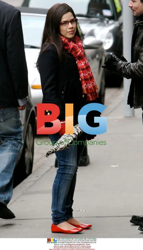 America Ferrera and Freddy Rodriguez on 'Ugly Betty' set