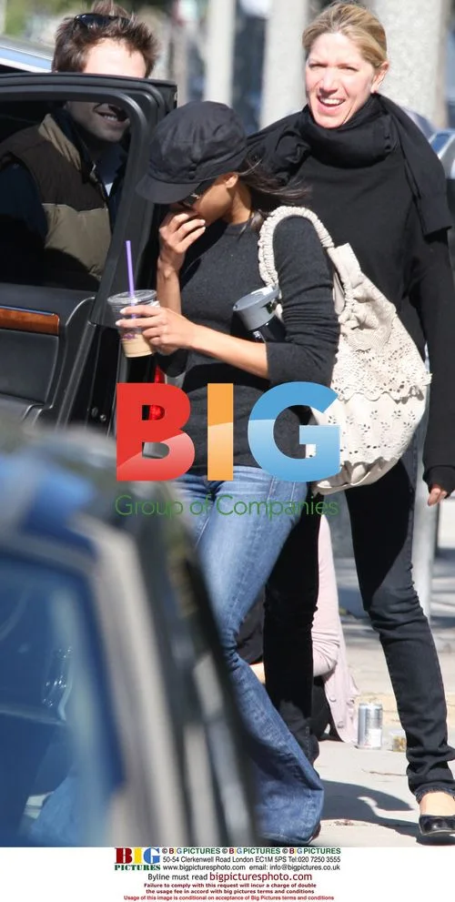 Zoe Saldana Leaving Studio