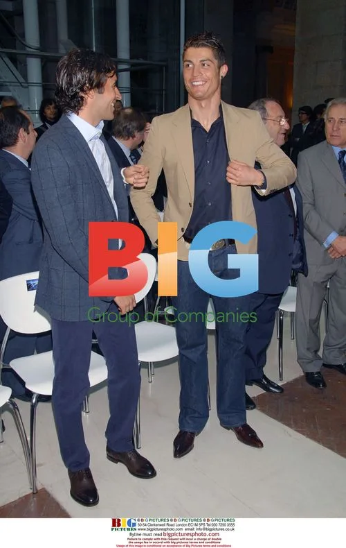 Cristiano Ronaldo and Raul Gonzalez at Champions League